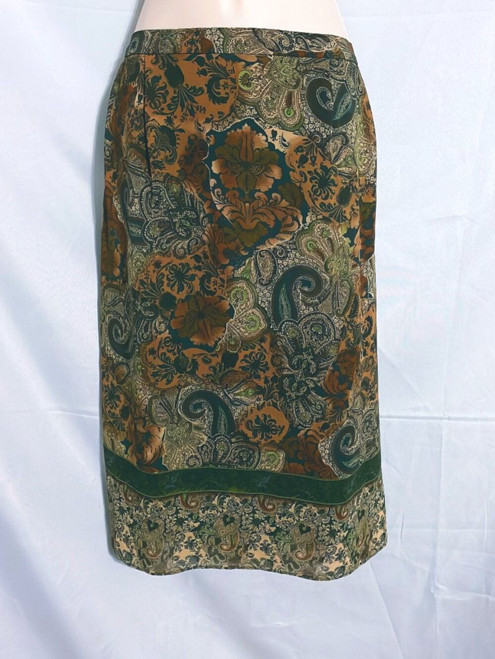 R&K Originals Cute Brown & Green Skirt Size 8